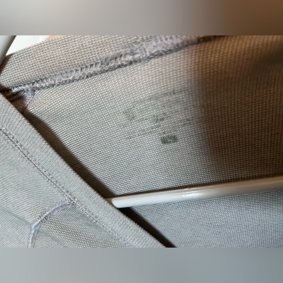 Patagonia Men’s Large Short sleeve capilene shirt Grey - Picture 3 of 5